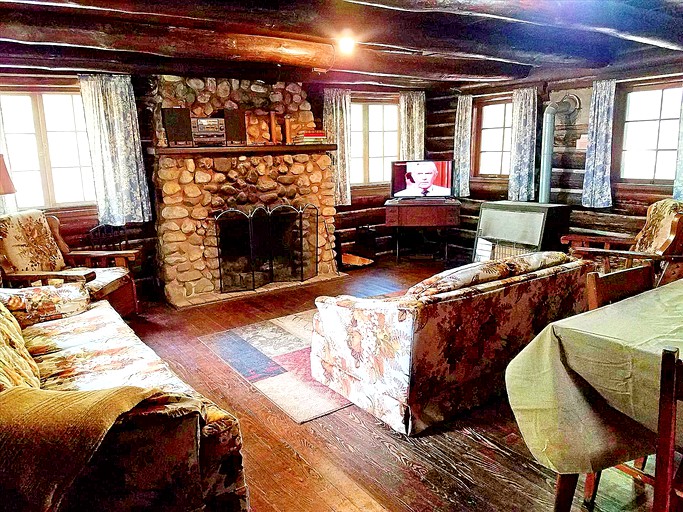 Cabins (Wellston, Michigan, United States)