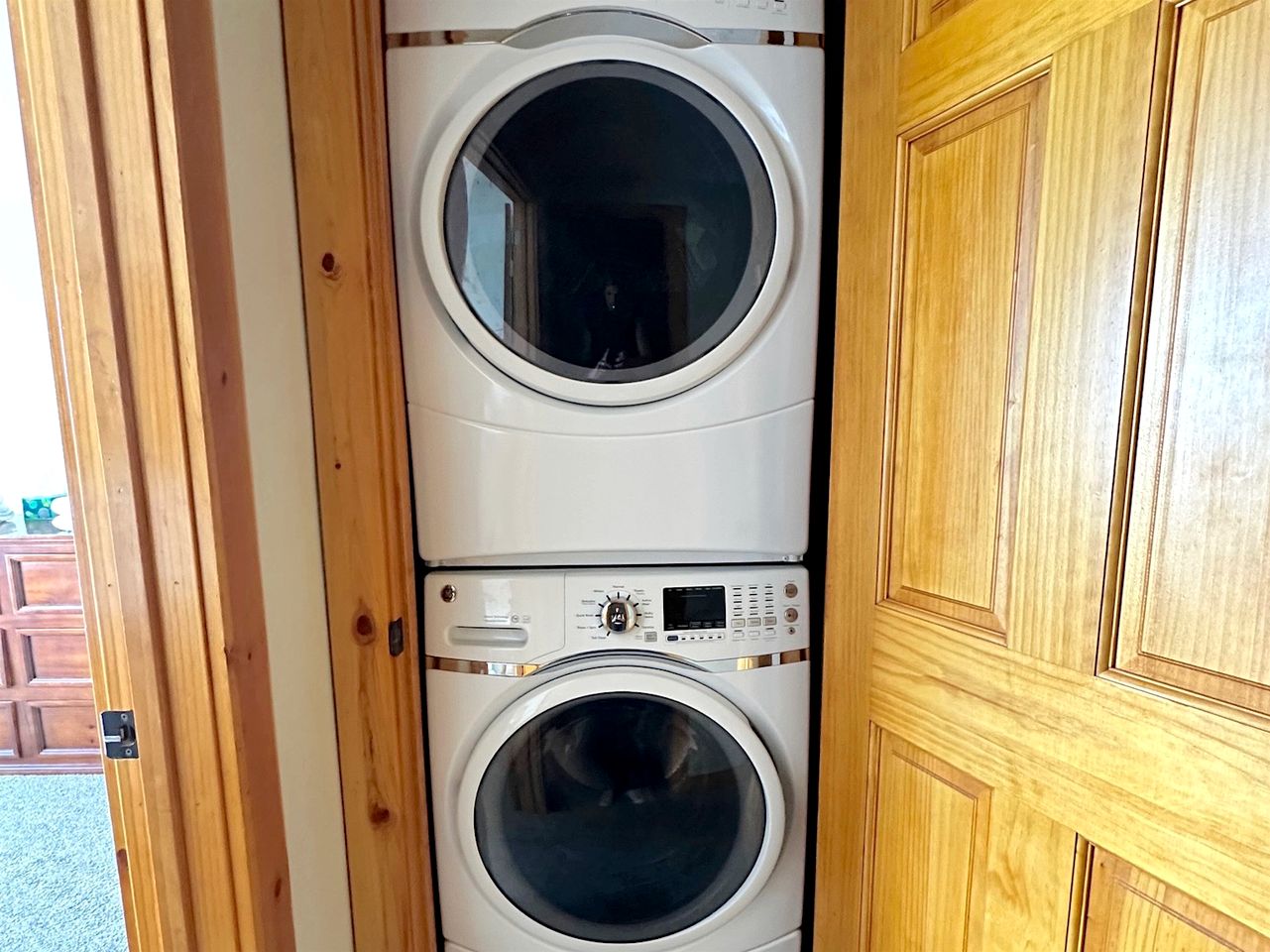 Spacious Unit in a Farmhouse Retreat with Scenic Picture Windows near Skiing & Fishing in Tetonia, Idaho