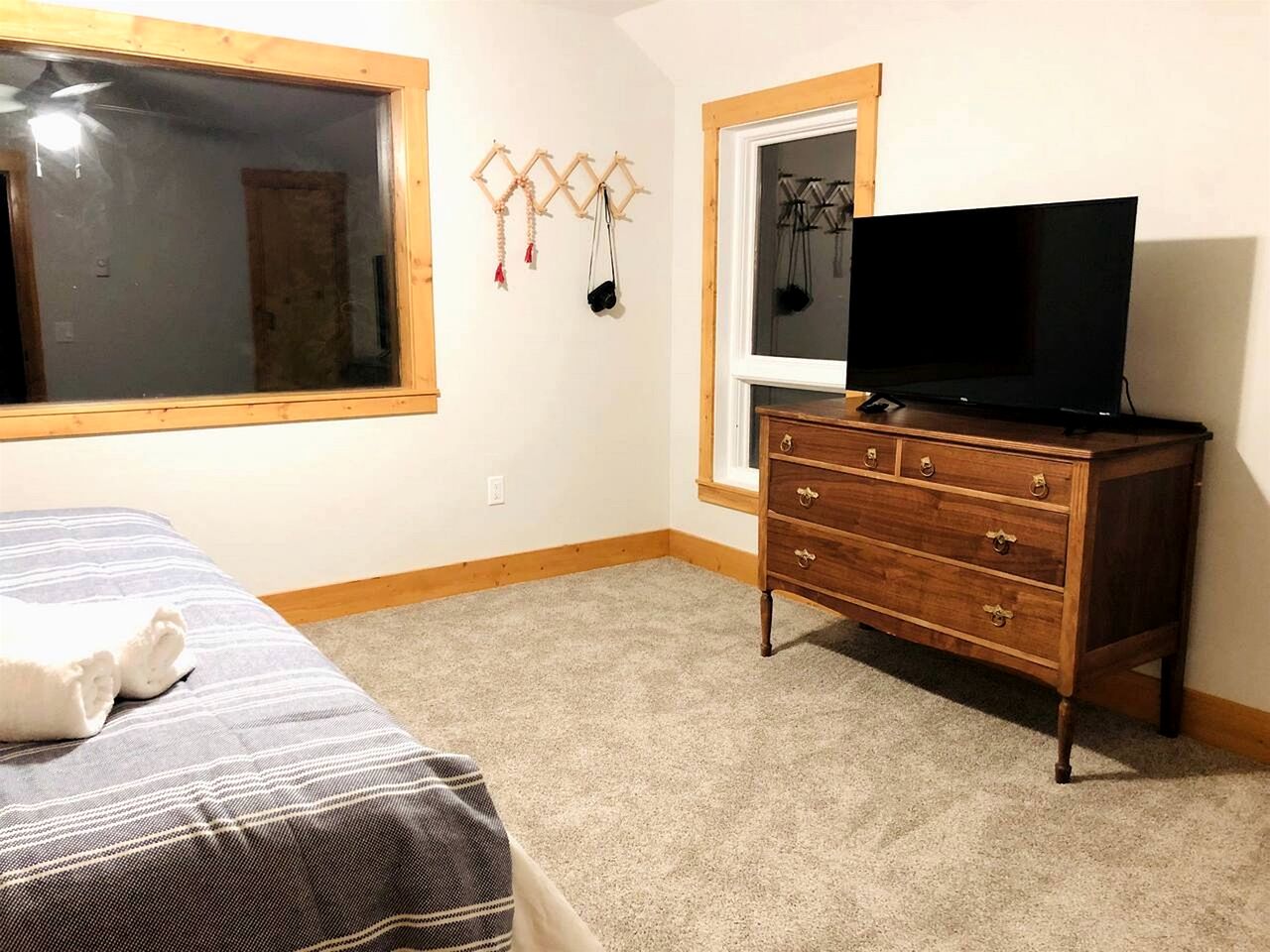 Spacious Unit in a Farmhouse Retreat with Scenic Picture Windows near Skiing & Fishing in Tetonia, Idaho