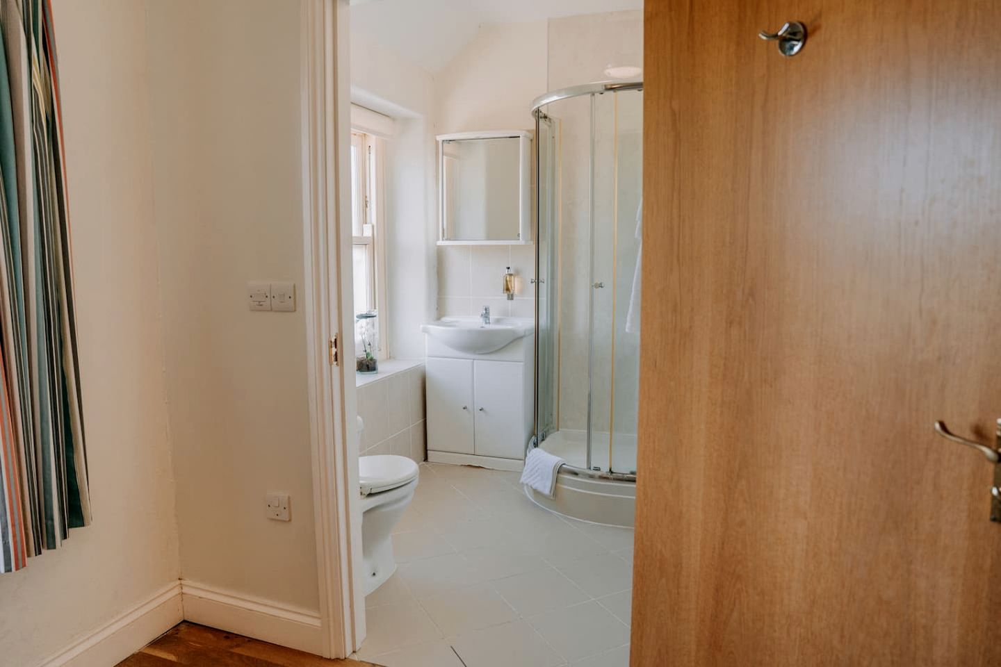 Rustic Countryside Farmhouse with Hot Tub & Games Room near Llawhaden, Pembrokeshire