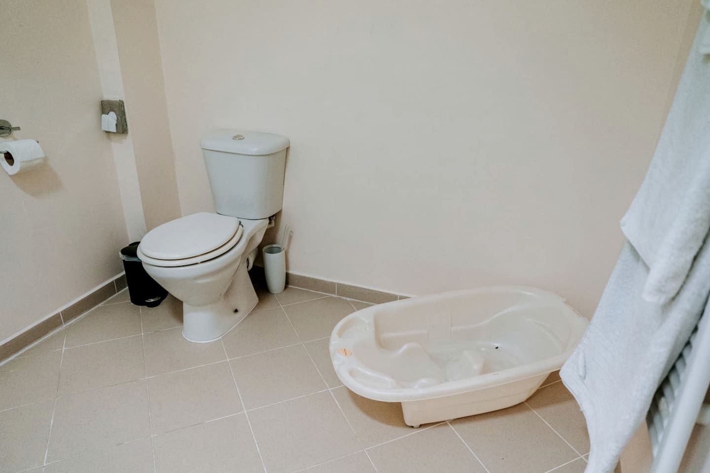 Rustic Countryside Farmhouse with Hot Tub & Games Room near Llawhaden, Pembrokeshire