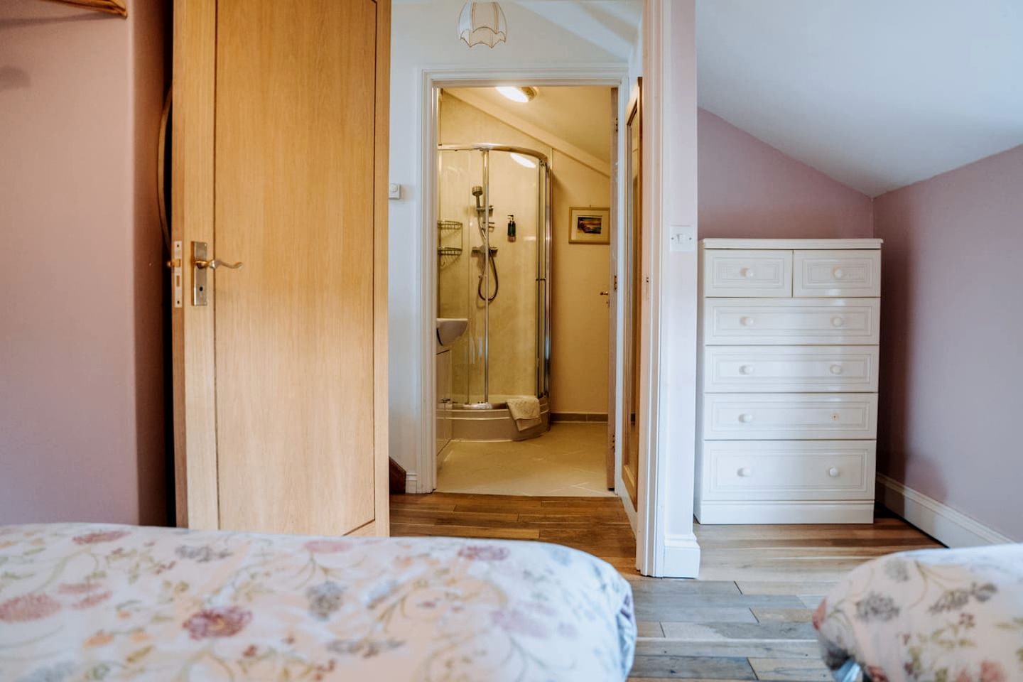 Rustic Countryside Farmhouse with Hot Tub & Games Room near Llawhaden, Pembrokeshire