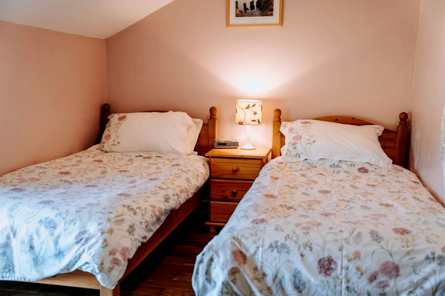 Rustic Countryside Farmhouse with Hot Tub & Games Room near Llawhaden, Pembrokeshire