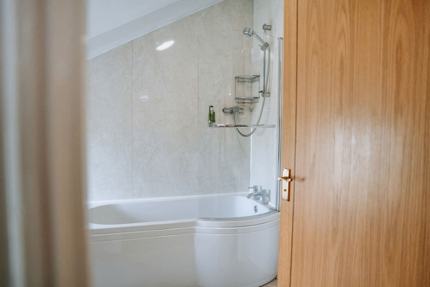 Rustic Countryside Farmhouse with Hot Tub & Games Room near Llawhaden, Pembrokeshire