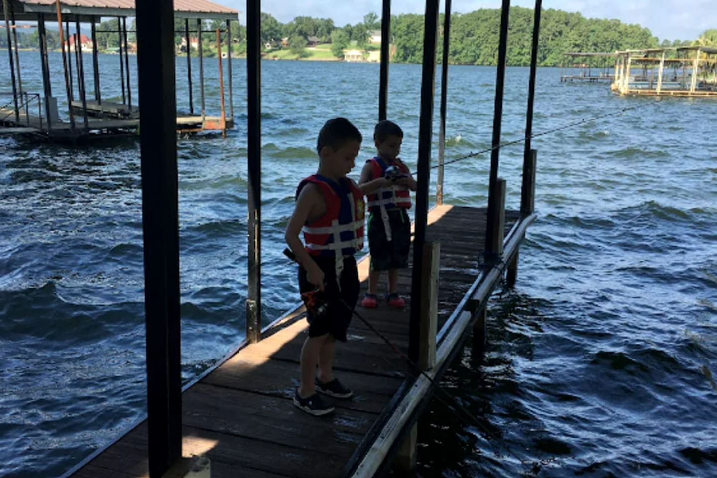 Spacious Lakefront House with Deck & EV Charging Near Oaklawn Casino in Hot Springs, AR