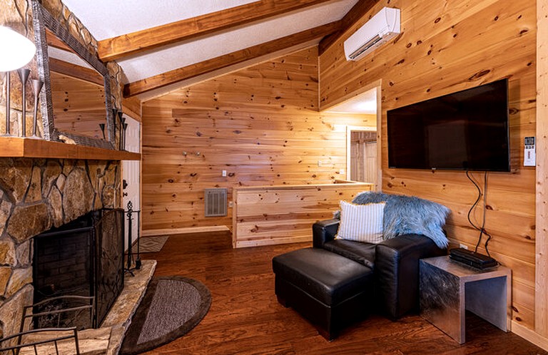 Cabins (United States of America, Topton, North Carolina)
