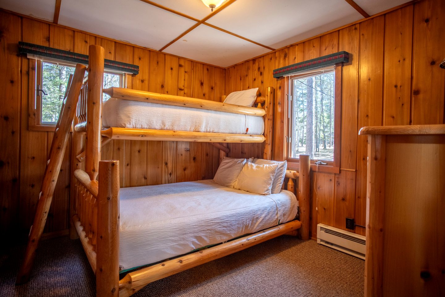 Spacious Lakeview Cabin with Large Deck & Rock Fireplace Near Babbitt, Minnesota
