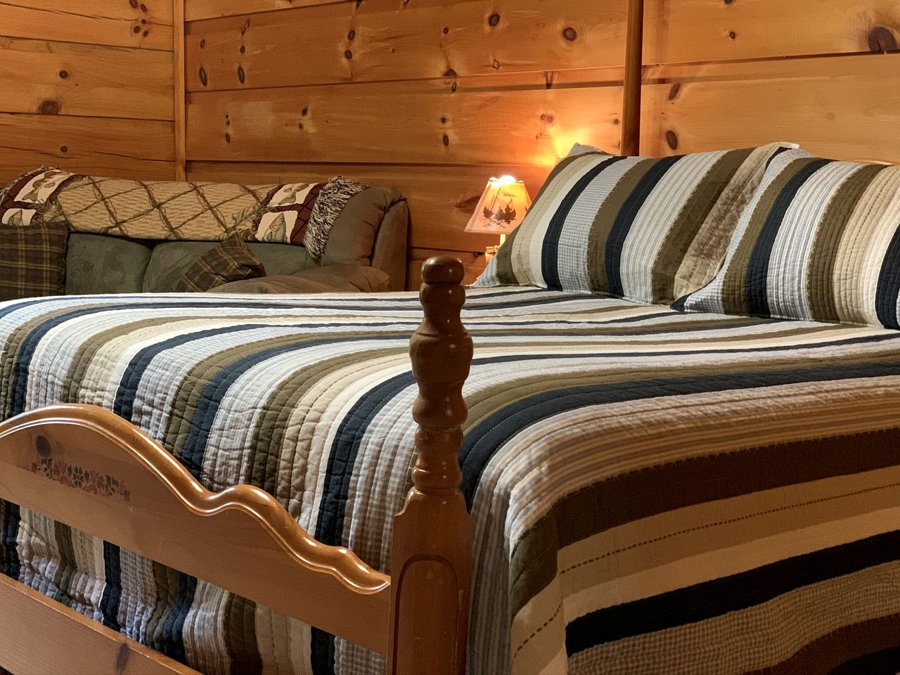 Spacious Lodge with Many Rooms, and Great Nature Surroundings in West Virginia