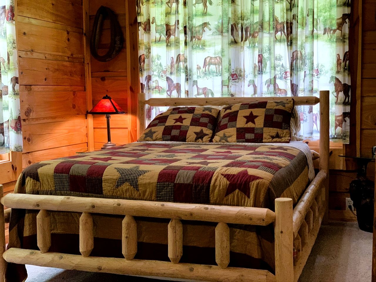 Spacious Lodge with Many Rooms, and Great Nature Surroundings in West Virginia