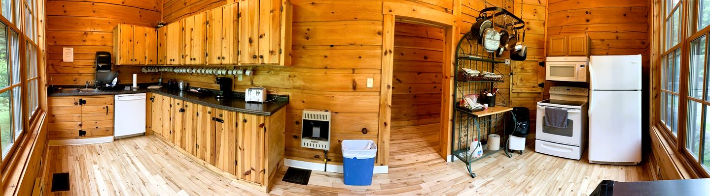 Spacious Lodge with Many Rooms, and Great Nature Surroundings in West Virginia
