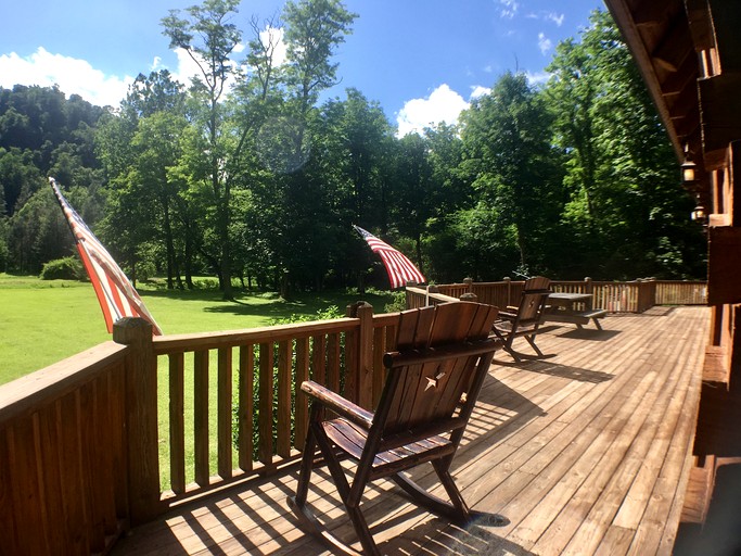 Log Cabins (United States of America, Monterville, West Virginia)