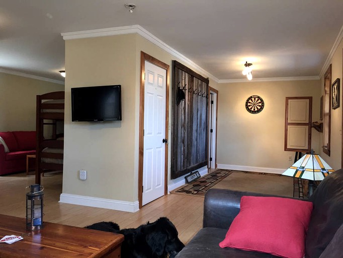 Log Cabins (Greenwood, Maine, United States)