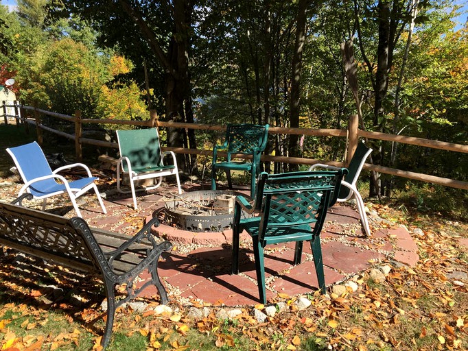 Log Cabins (Greenwood, Maine, United States)