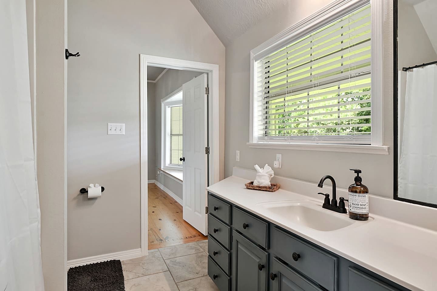 Spacious Luminous Cottage with Game Space and BBQ in Texas