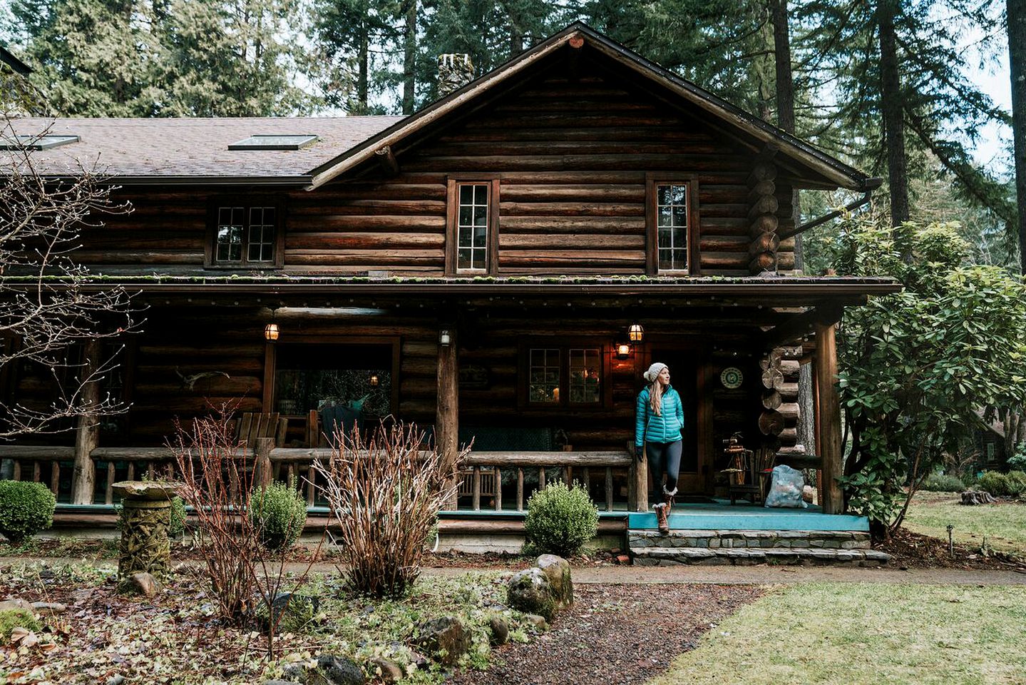 Spacious and Luxurious Log Cabin for Groups near Eugene, Oregon