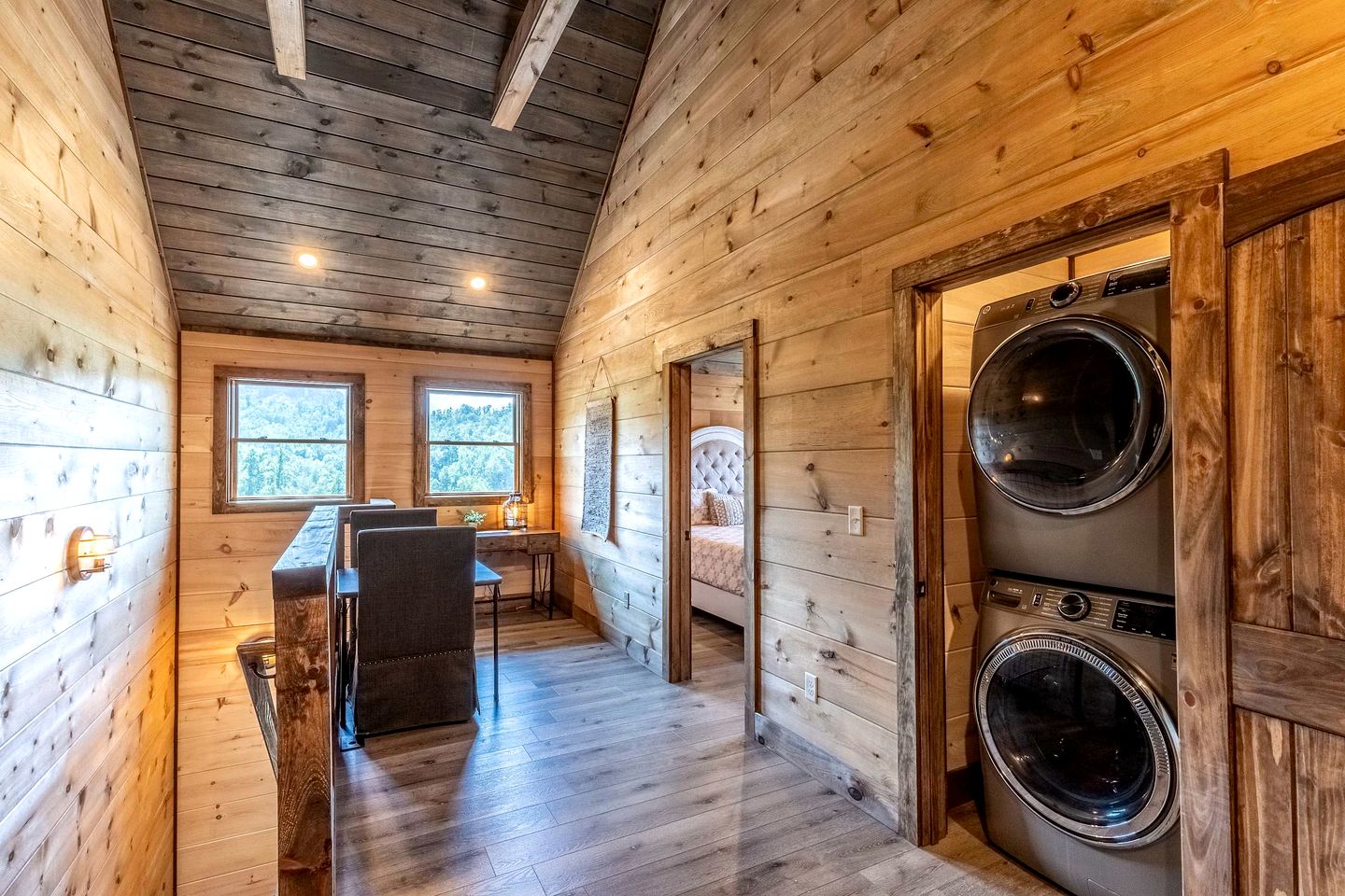 Spacious Luxury Cabin with Game Room near Pigeon Forge Attractions – Gatlinburg, TN