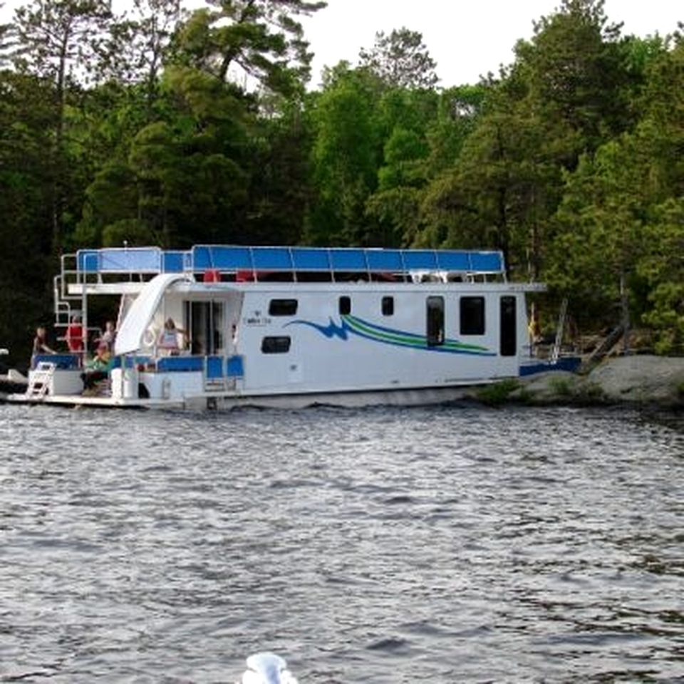 Spacious Luxury Houseboat with Waterslide and Dual Bathrooms Near Babbitt, MN