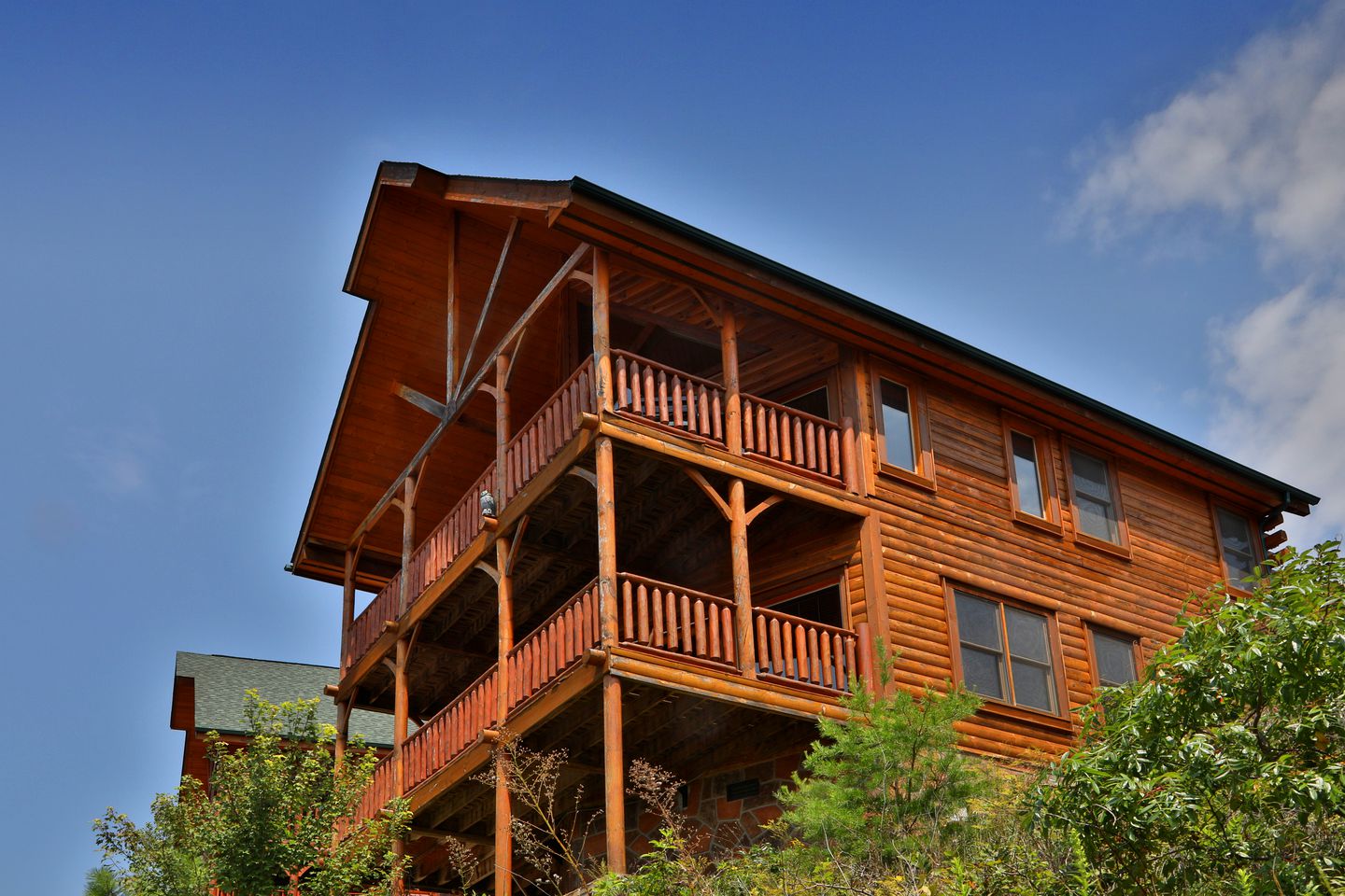 Stunning Luxury Log Cabin with Game Room and Hot-tub in Sevierville, Tennessee