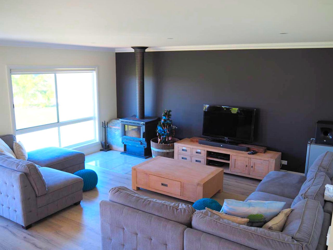 Spacious Oxley Accommodation for a Fun-Filled Farm Stay, Victoria