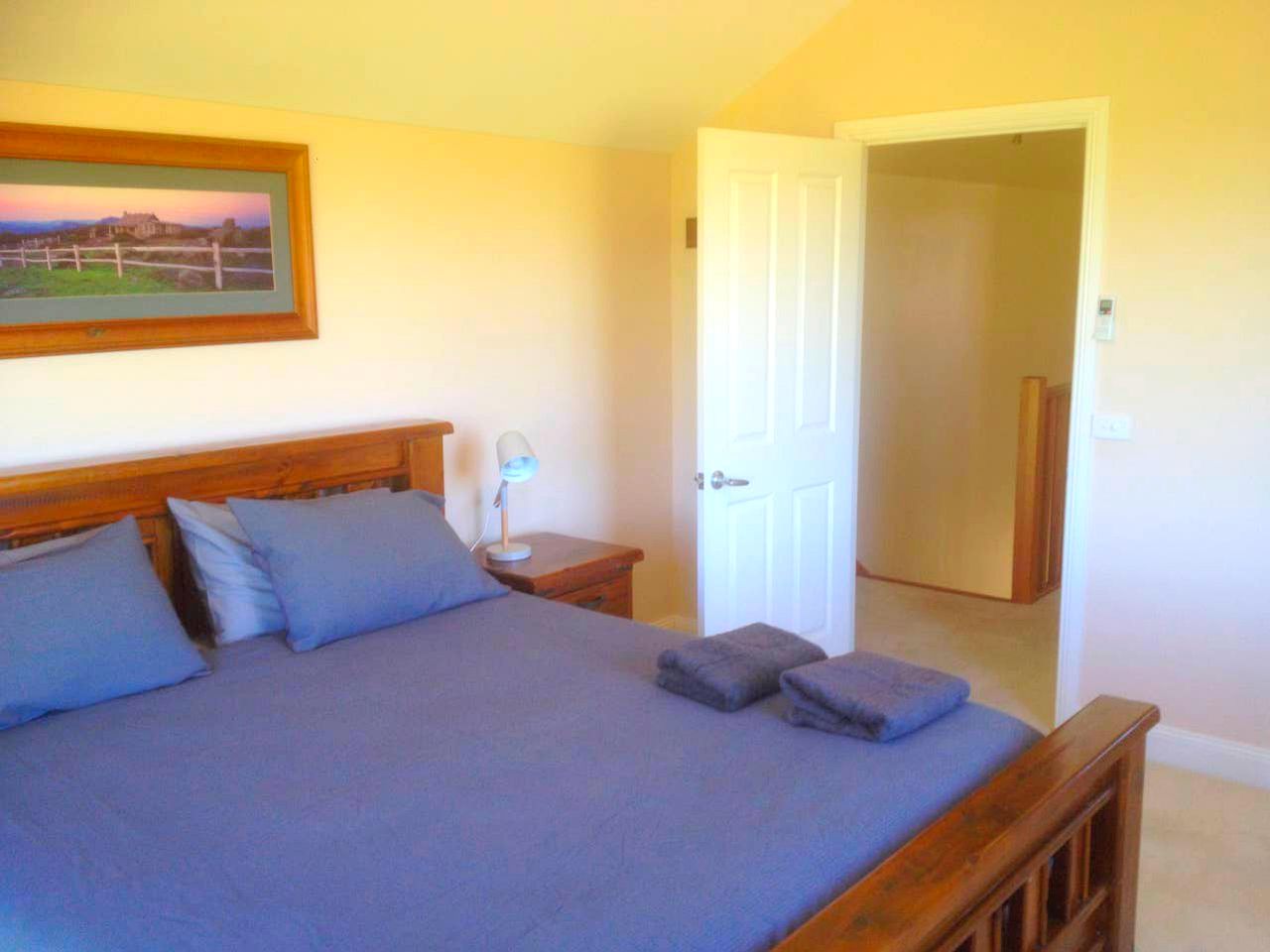 Spacious Oxley Accommodation for a Fun-Filled Farm Stay, Victoria