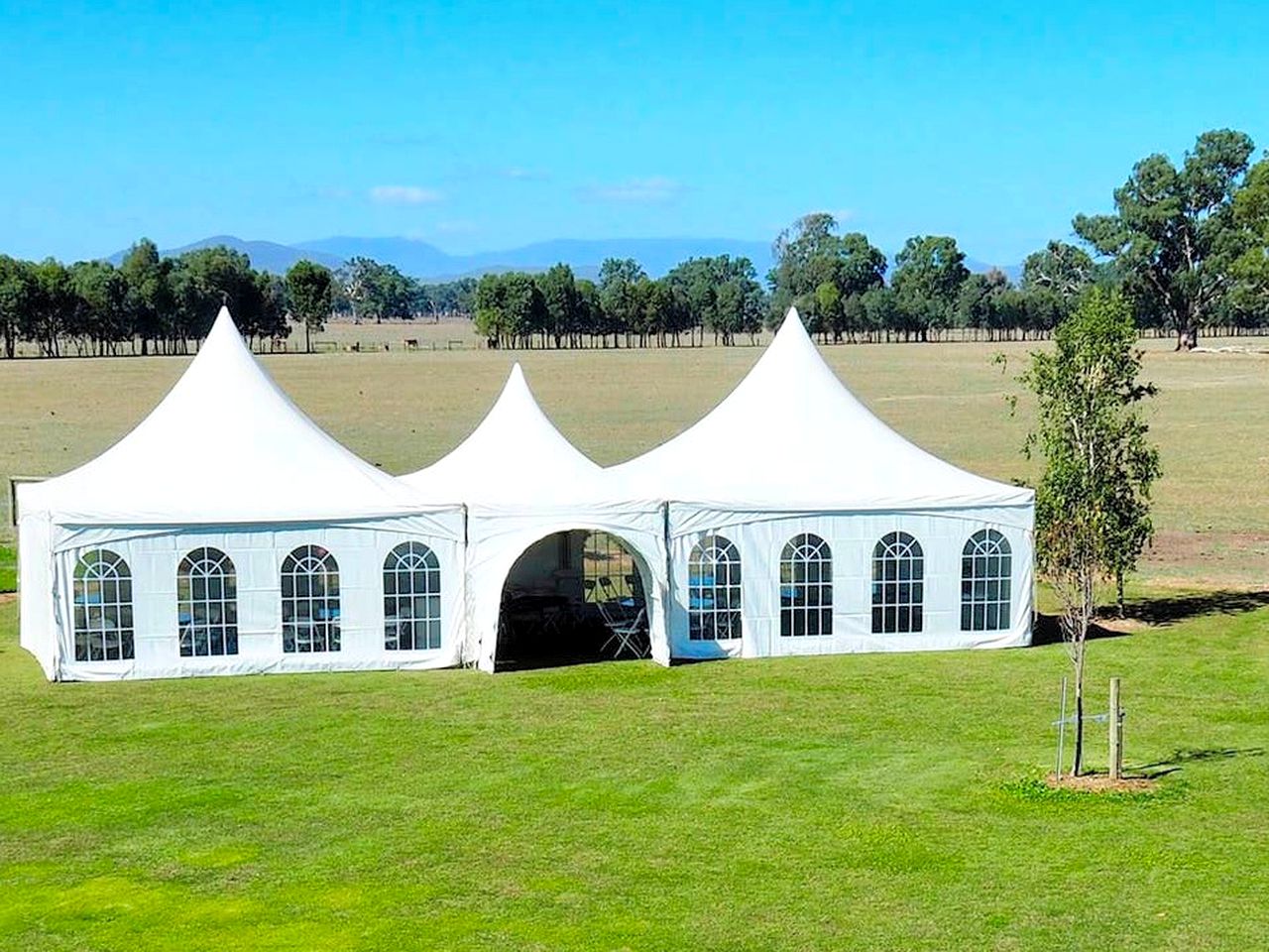 Spacious Oxley Accommodation for a Fun-Filled Farm Stay, Victoria