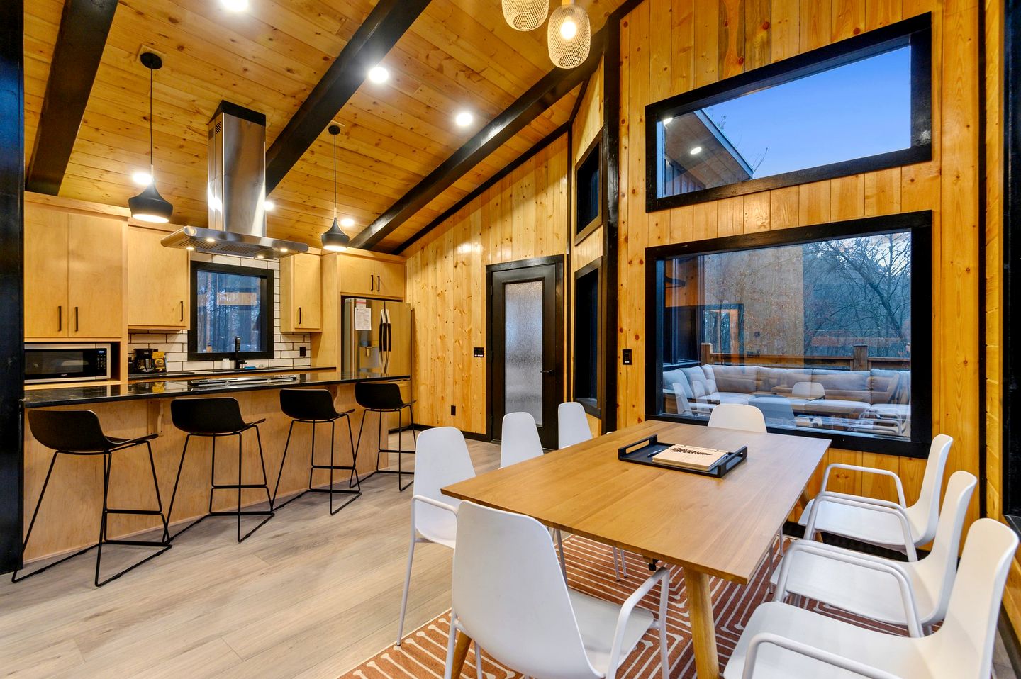 Spacious Modern Cabin with Basketball Court and Sauna in Broken Bow, Oklahoma