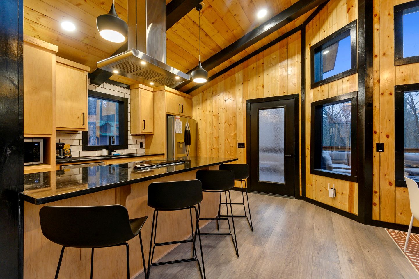 Spacious Modern Cabin with Basketball Court and Sauna in Broken Bow, Oklahoma