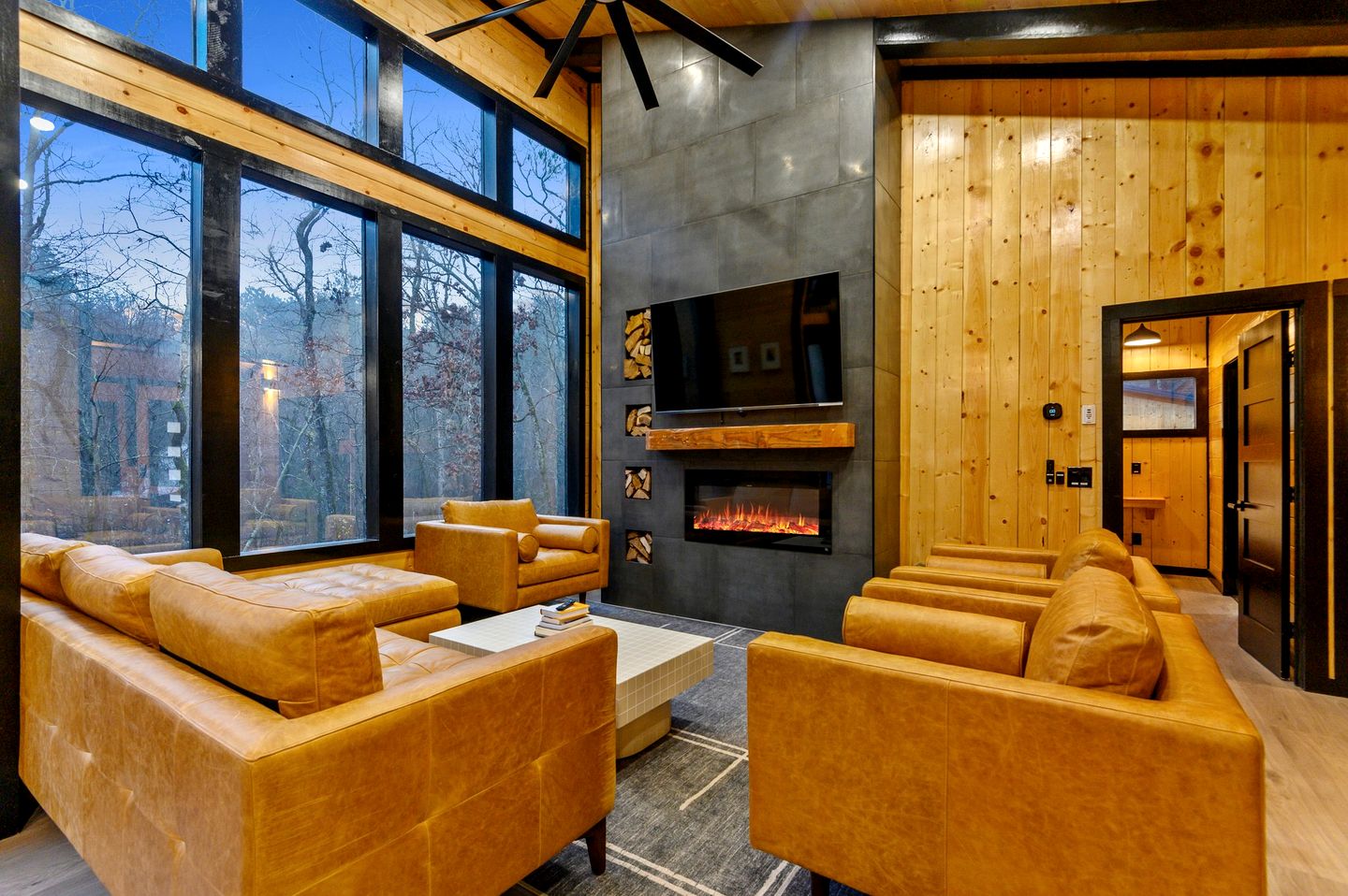 Spacious Modern Cabin with Basketball Court and Sauna in Broken Bow, Oklahoma