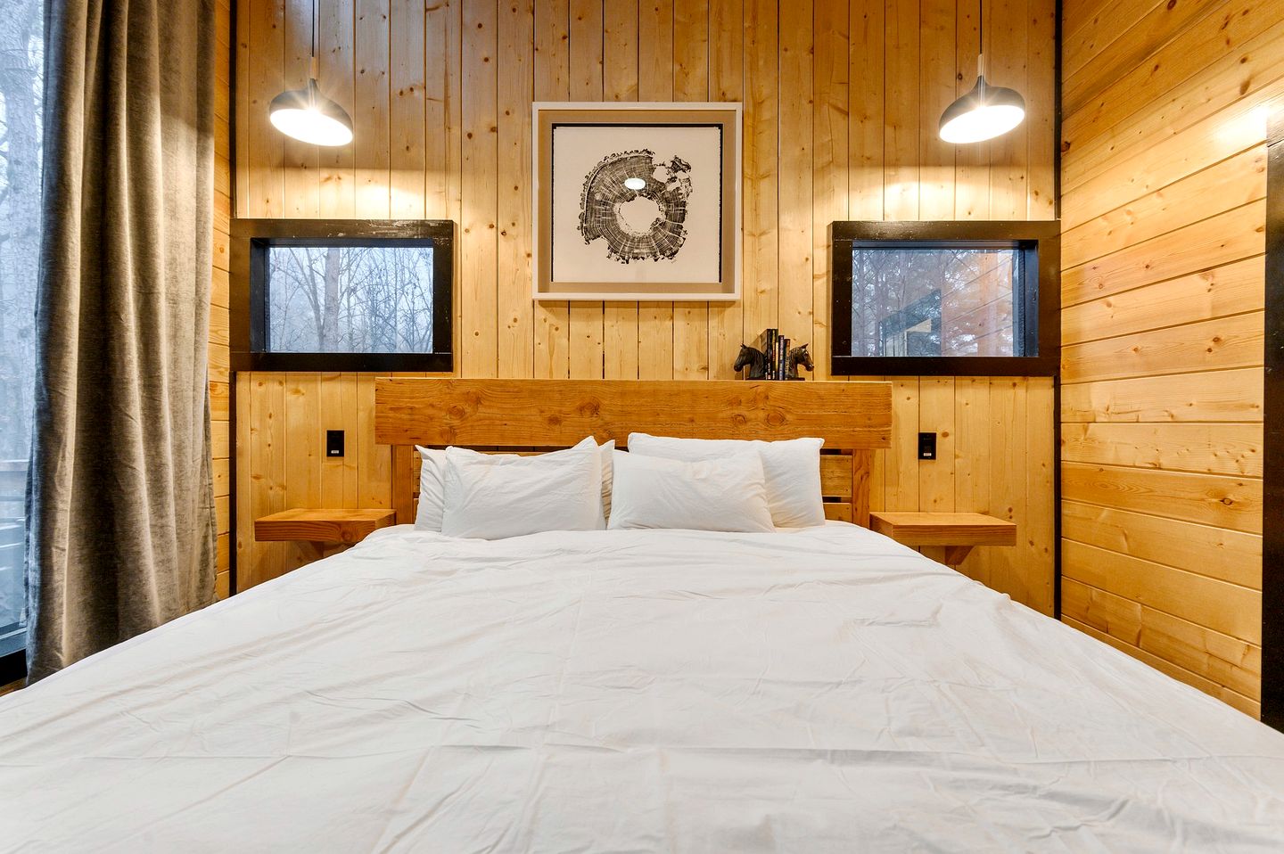 Spacious Modern Cabin with Basketball Court and Sauna in Broken Bow, Oklahoma
