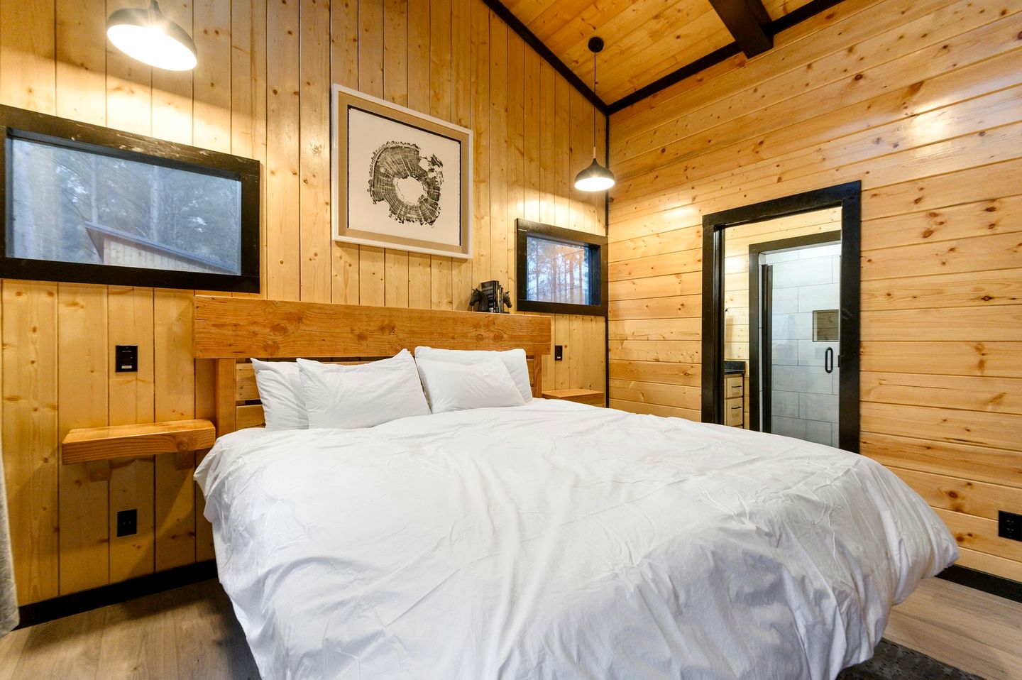 Spacious Modern Cabin with Basketball Court and Sauna in Broken Bow, Oklahoma
