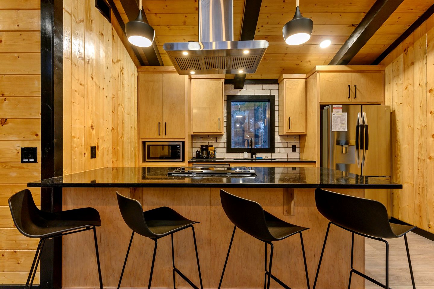 Spacious Modern Cabin with Basketball Court and Sauna in Broken Bow, Oklahoma