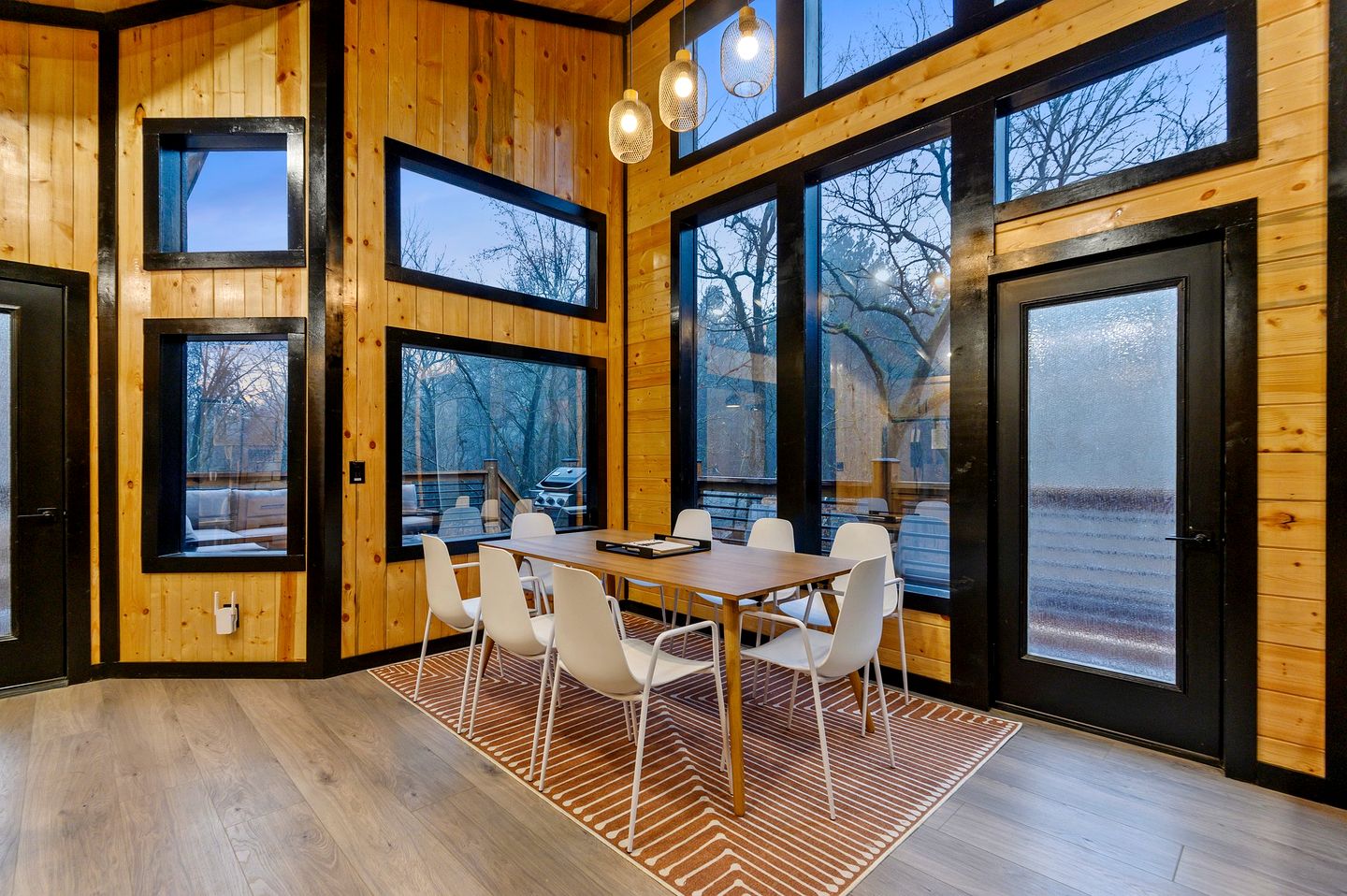 Spacious Modern Cabin with Basketball Court and Sauna in Broken Bow, Oklahoma