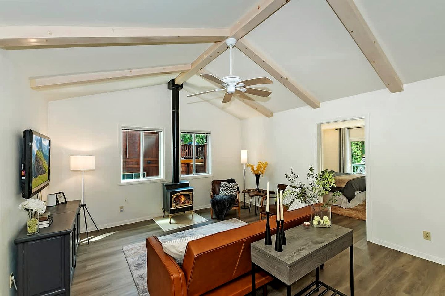 Spacious Modern Cabin Near Big Bear Lake in California