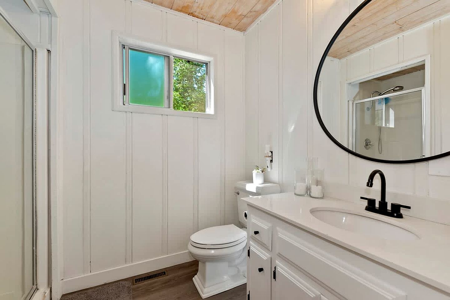 Spacious Modern Cabin Near Big Bear Lake in California