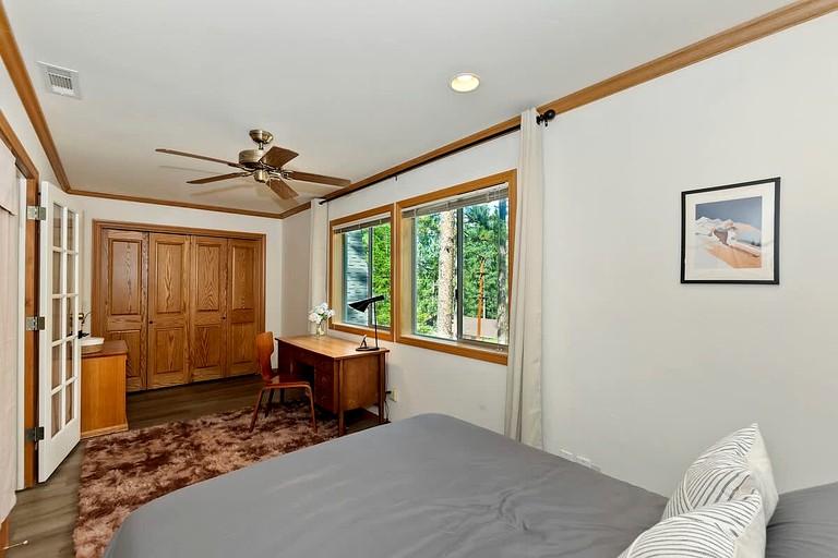 Cabins (United States of America, Big Bear City, California)