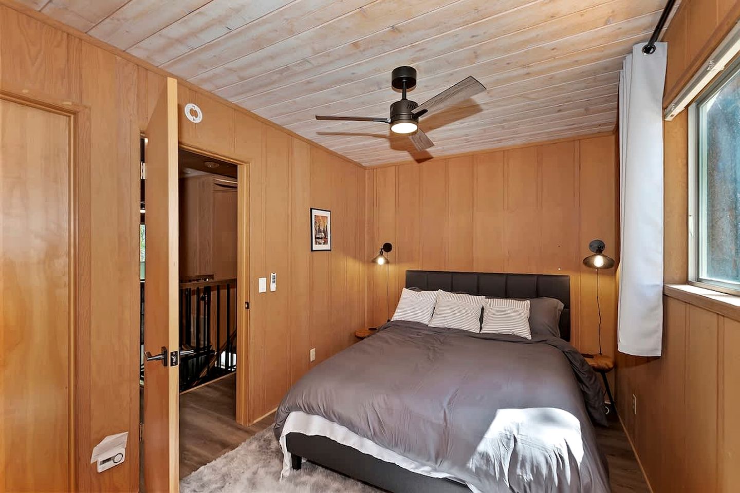 Spacious Modern Cabin Near Big Bear Lake in California