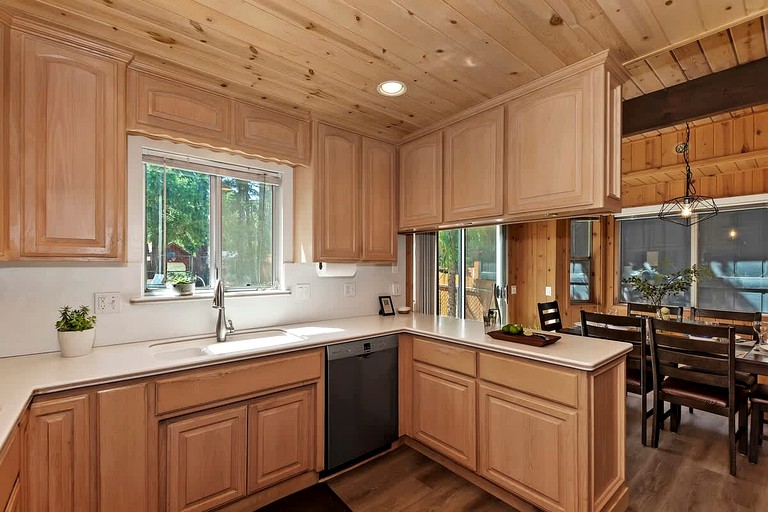 Cabins (United States of America, Big Bear City, California)