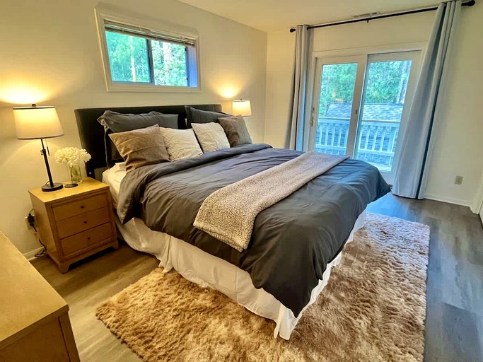 Cabins (United States of America, Big Bear City, California)