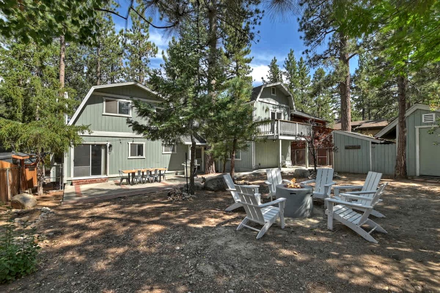 Spacious Modern Cabin Near Big Bear Lake in California