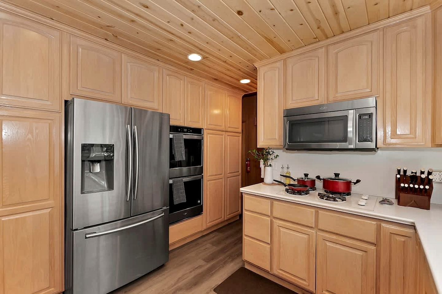 Spacious Modern Cabin Near Big Bear Lake in California