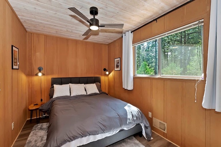 Cabins (United States of America, Big Bear City, California)