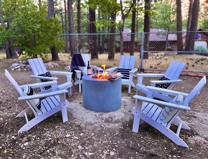 Cabins (United States of America, Big Bear City, California)