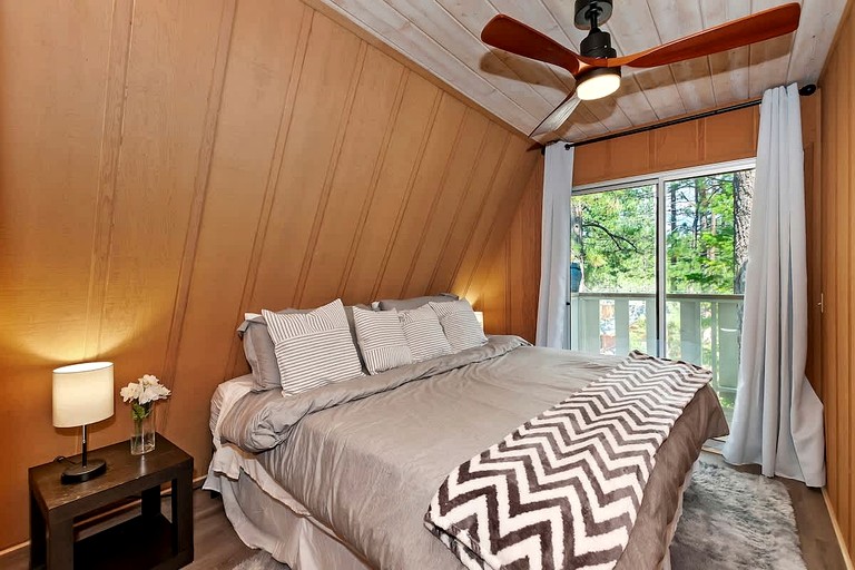 Cabins (United States of America, Big Bear City, California)