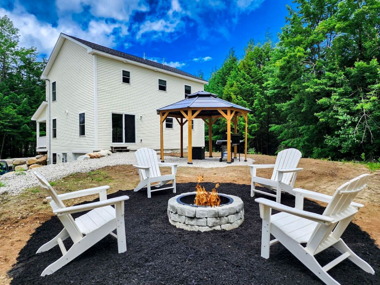 Spacious Modern Cottage with Fire Pit in Bridgton, Maine