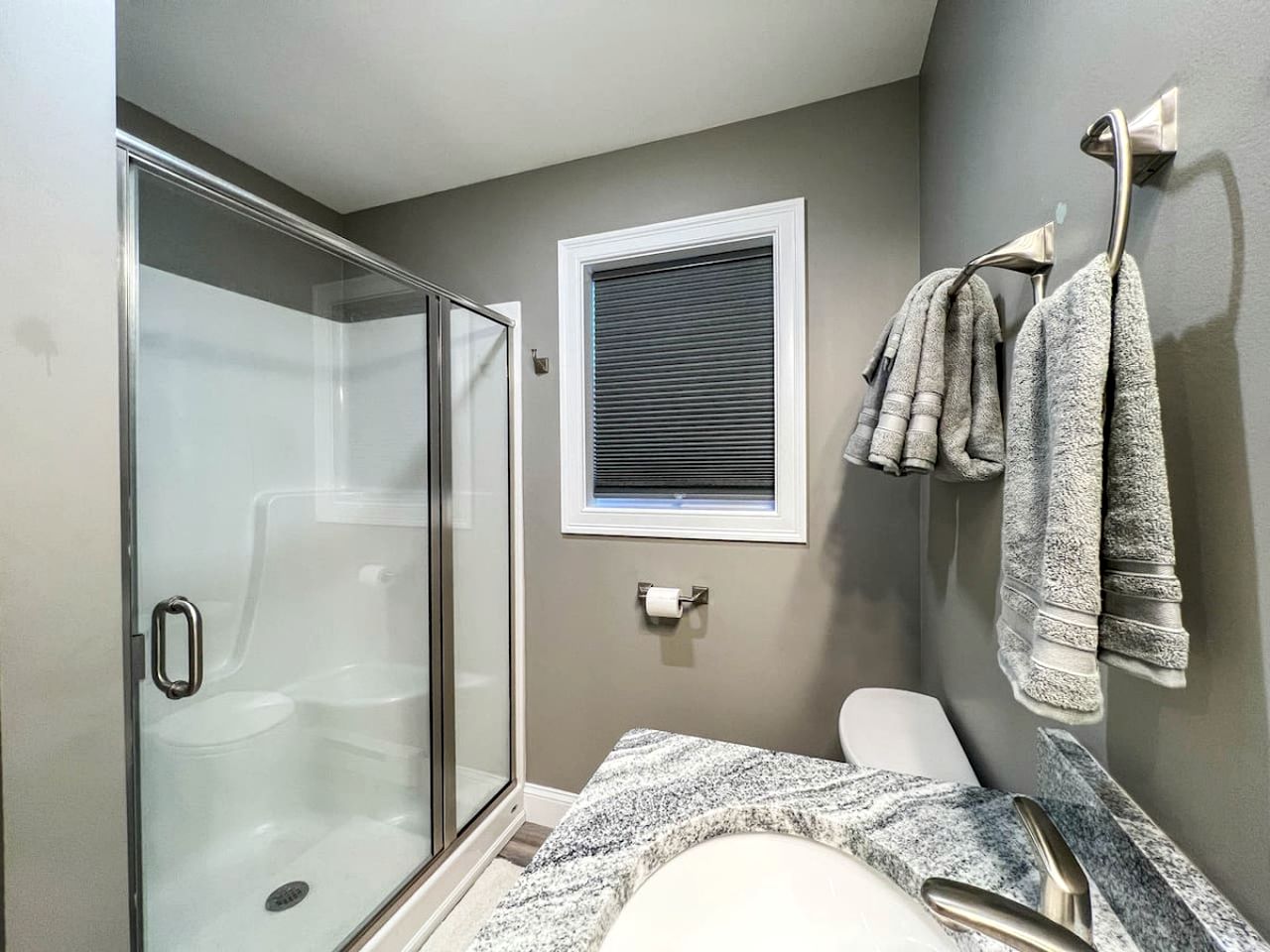 Spacious Modern Cottage with Fire Pit in Bridgton, Maine