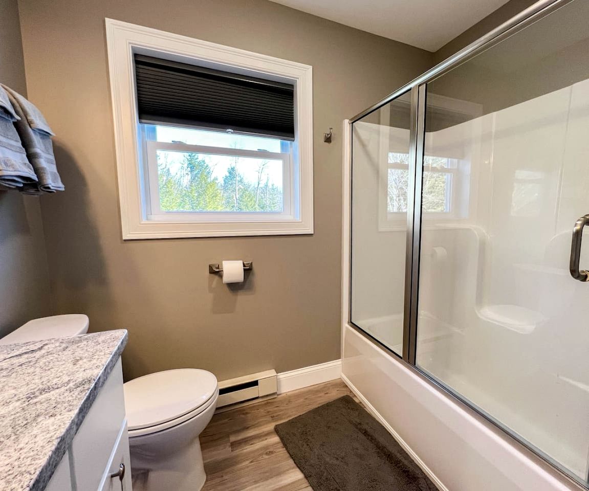 Spacious Modern Cottage with Fire Pit in Bridgton, Maine