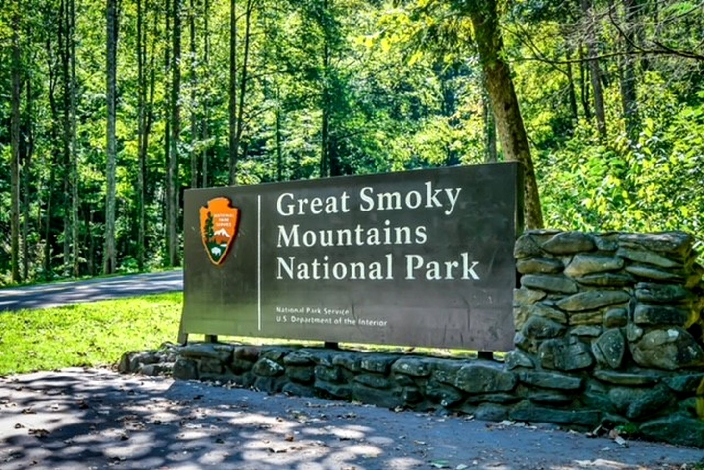 Spacious Mountain Cabin with Hot Tub & Game Room near Downtown Gatlinburg, Tennessee