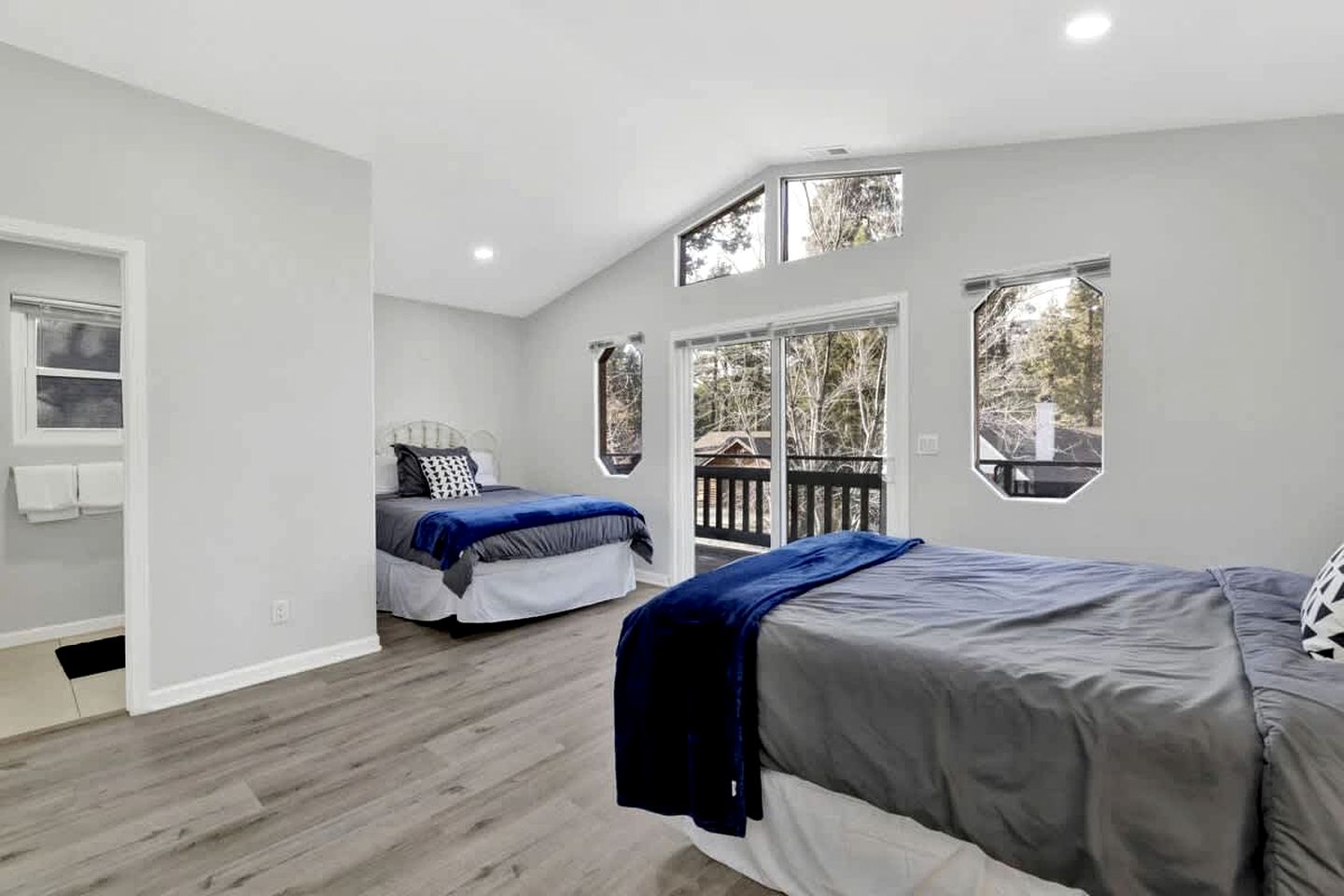 Spacious Mountain Cabin with Hot Tub, Sauna & Play Area Near Big Bear Lake, California