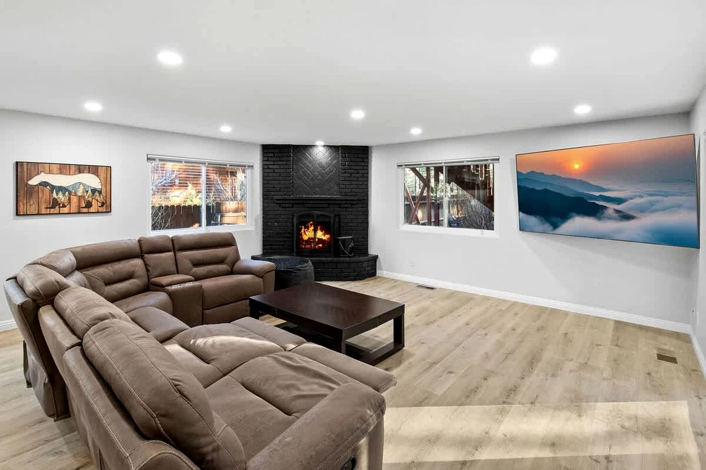 Spacious Mountain Cabin with Hot Tub, Sauna & Play Area Near Big Bear Lake, California