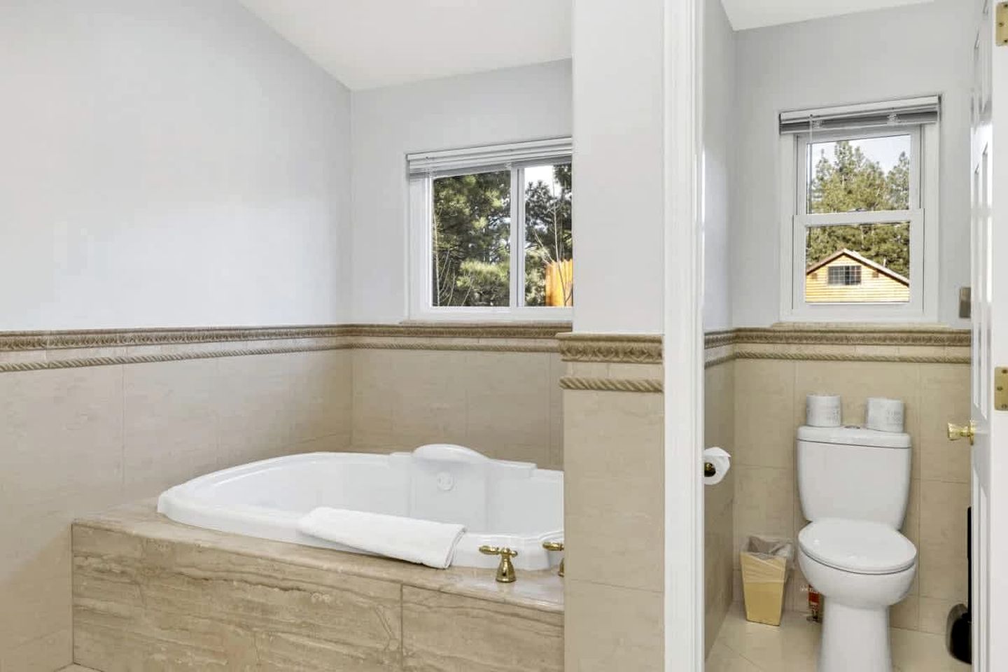 Spacious Mountain Cabin with Hot Tub, Sauna & Play Area Near Big Bear Lake, California